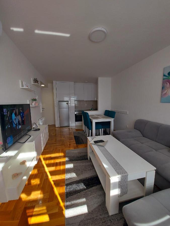 Apartman Victoria Lukavica Ngoại thất bức ảnh